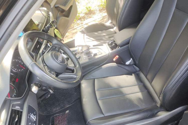 Used Audi A4L 2019 40 TFSI Ambition China VI Left Front Seat