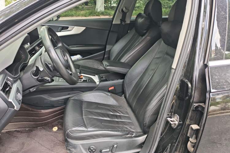 Used Audi A4L 2019 40 TFSI Fashion Edition China VI Emission Standard Left Front Seat