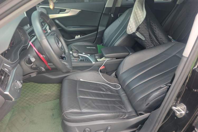 Used Audi A4L 2019 40 TFSI Fashion Edition China VI Emission Standard Left Front Seat