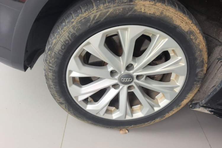 Used Audi A4L 2019 40 TFSI Ambition China VI Left Front Wheel Hub