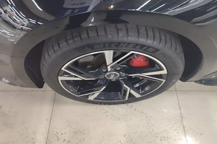 Used Audi A4L 2019 45 TFSI quattro Individual Sport Edition China VI Left Front Wheel Hub