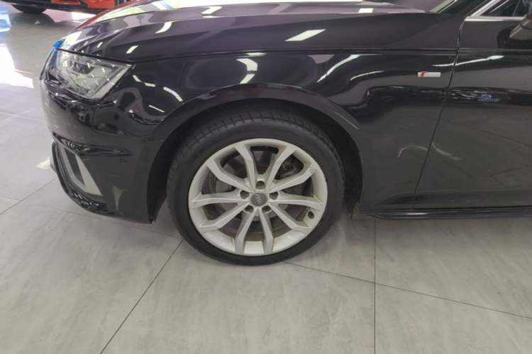 Used Audi A4L 2019 40 TFSI Fashion Edition China VI Emission Standard Left Front Wheel Hub