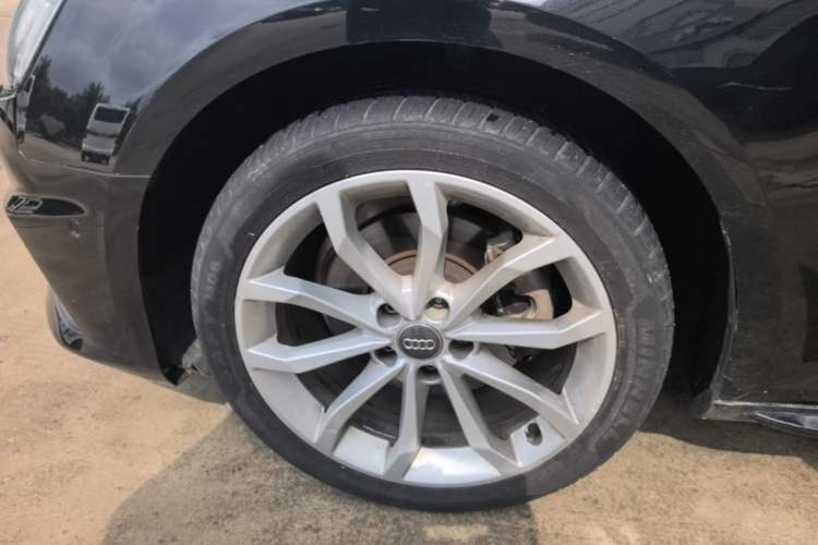 Used Audi A4L 2019 40 TFSI Fashion Edition China VI Emission Standard Left Front Wheel Hub