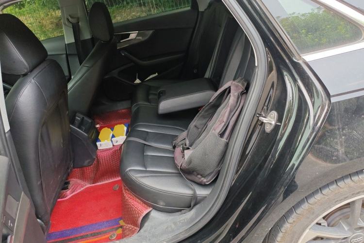 Used Audi A4L 2019 40 TFSI Ambition China VI Left Rear Seat