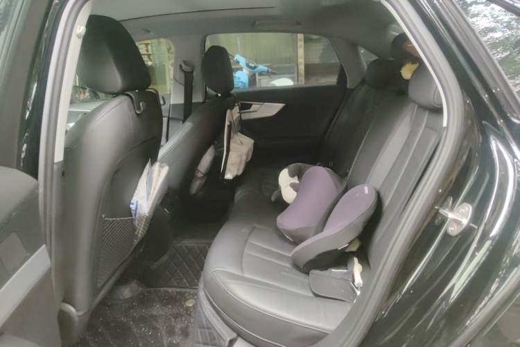 Used Audi A4L 2019 40 TFSI Sporty Version China VI Left Rear Seat
