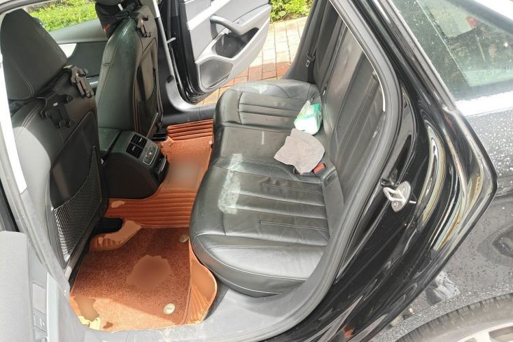 Used Audi A4L 2019 40 TFSI Fashion Edition China VI Emission Standard Left Rear Seat