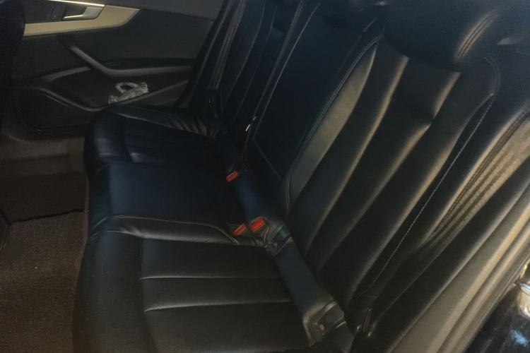 Used Audi A4L 2019 40 TFSI Ambition China VI Left Rear Seat
