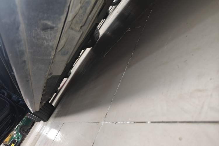 Used Audi A4L 2019 40 TFSI Ambition China VI Left Side Sill