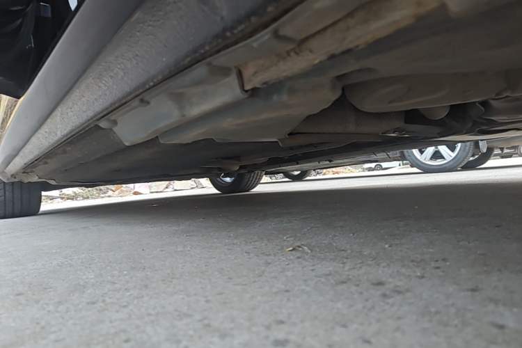 Used Audi A4L 2019 40 TFSI Fashion Edition China VI Emission Standard Left Side Sill