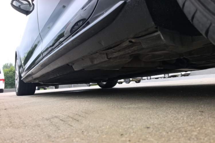 Used Audi A4L 2019 40 TFSI Fashion Edition China VI Emission Standard Left Side Sill