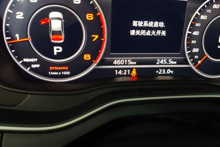 Used Audi A4L 2019 40 TFSI Fashion Edition China VI Emission Standard Odometer Close Up