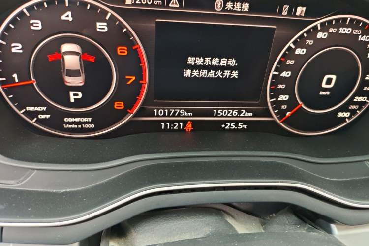 Used Audi A4L 2019 40 TFSI Fashion Edition China VI Emission Standard Odometer Close Up