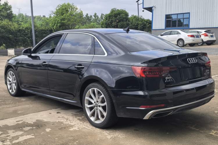Used Audi A4L 2019 40 TFSI Fashion Edition China VI Emission Standard Rear Left 45 Deg