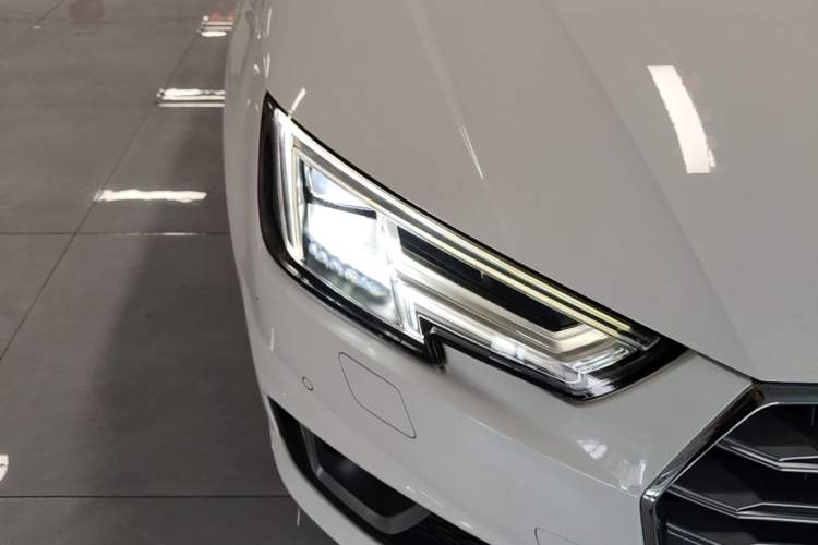 Used Audi A4L 2019 40 TFSI Fashion Edition China VI Emission Standard Right Front Headlight