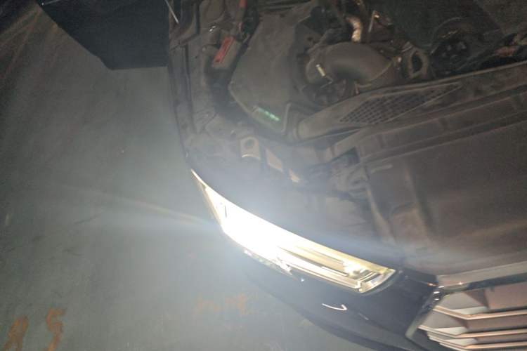 Used Audi A4L 2019 40 TFSI Fashion Edition China VI Emission Standard Right Front Headlight