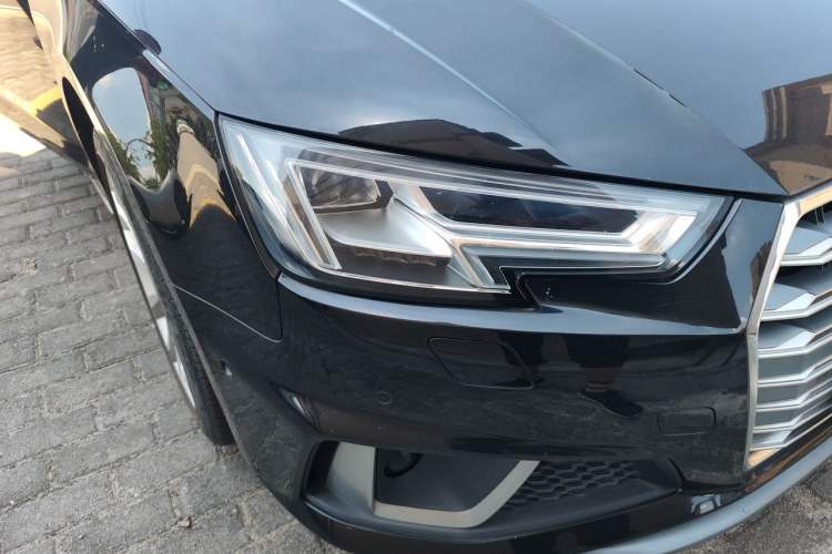 Used Audi A4L 2019 40 TFSI Fashion Edition China VI Emission Standard Right Front Headlight