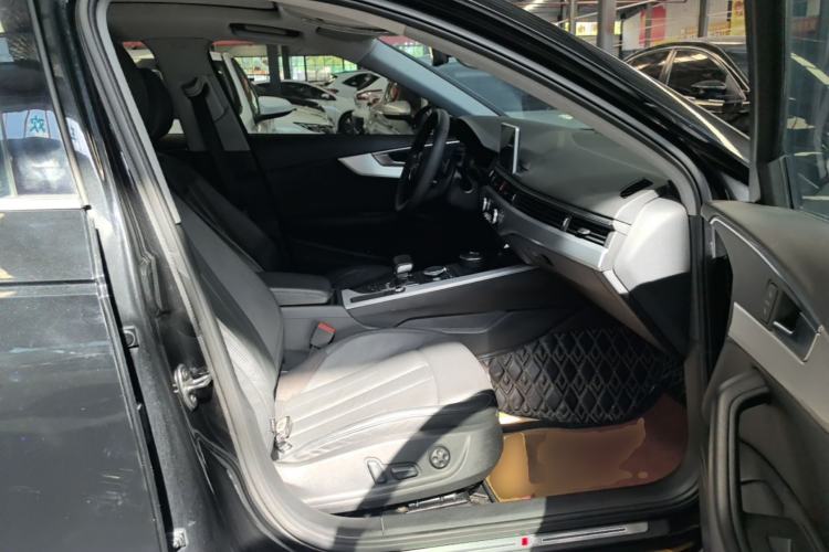 Used Audi A4L 2019 40 TFSI Fashion Version China V Right Front Seat