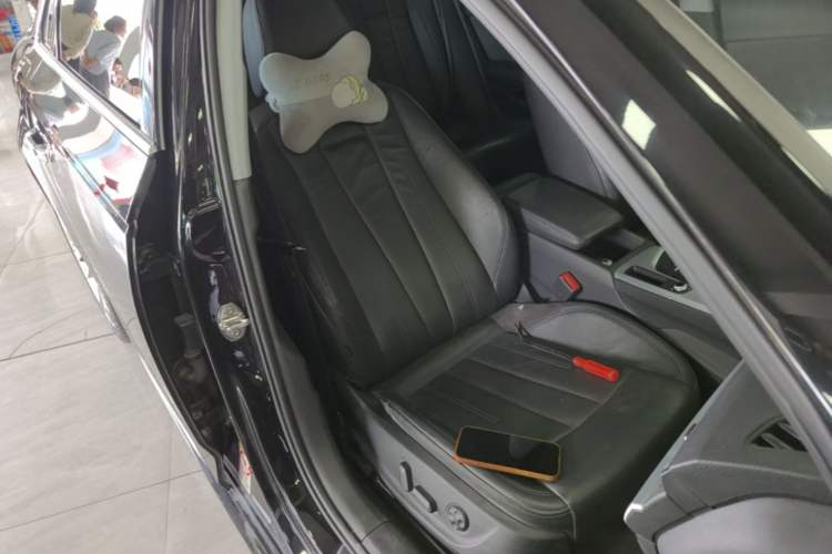 Used Audi A4L 2019 40 TFSI Fashion Edition China VI Emission Standard Right Front Seat
