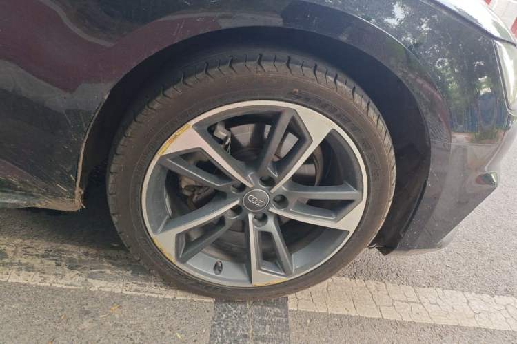 Used Audi A4L 2019 40 TFSI Ambition China VI Right Front Wheel Hub