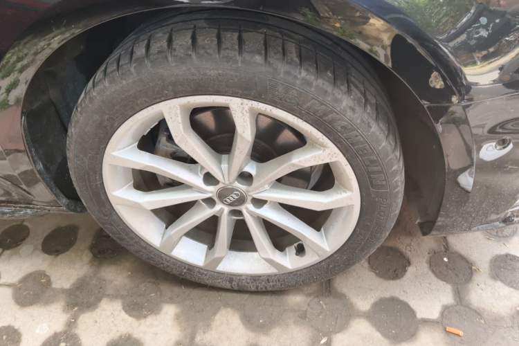 Used Audi A4L 2019 40 TFSI Fashion Edition China VI Emission Standard Right Front Wheel Hub