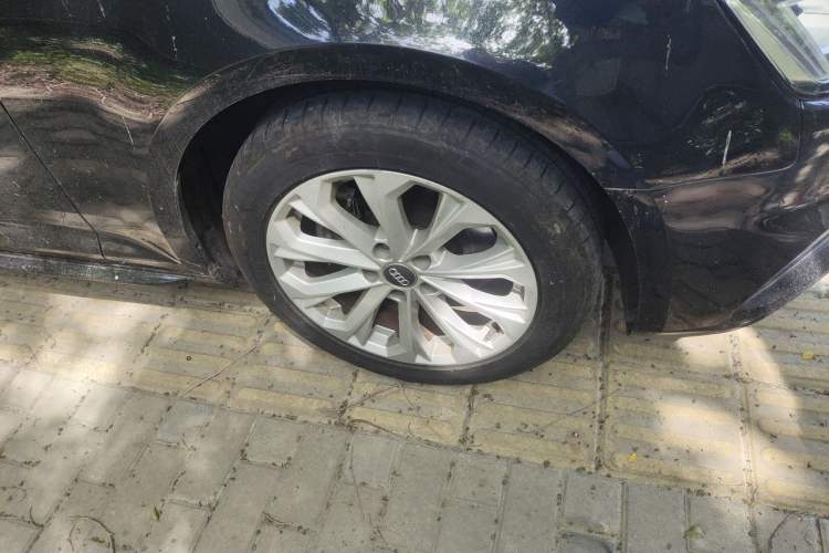 Used Audi A4L 2019 40 TFSI Ambition China VI Right Front Wheel Hub