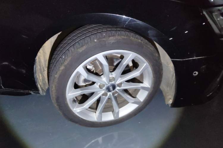 Used Audi A4L 2019 40 TFSI Fashion Edition China VI Emission Standard Right Front Wheel Hub