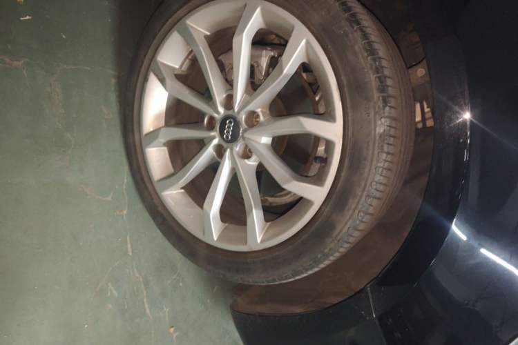 Used Audi A4L 2019 40 TFSI Fashion Edition China VI Emission Standard Right Front Wheel Hub