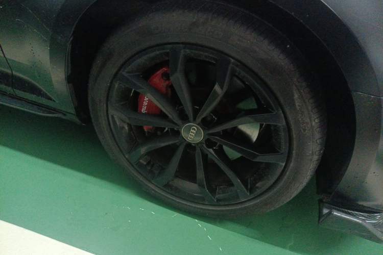 Used Audi A4L 2019 45 TFSI quattro Individual Sport Edition China V Right Front Wheel Hub