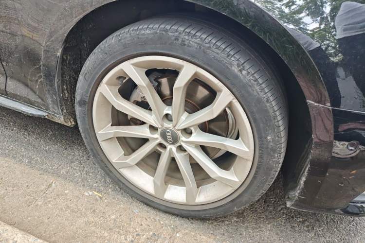 Used Audi A4L 2019 40 TFSI Fashion Edition China VI Emission Standard Right Front Wheel Hub