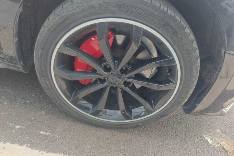 Used Audi A4L 2019 40 TFSI Fashion Edition China VI Emission Standard Right Front Wheel Hub