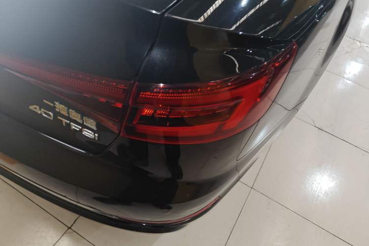 Used Audi A4L 2019 40 TFSI Ambition China VI Right Rear Taillight