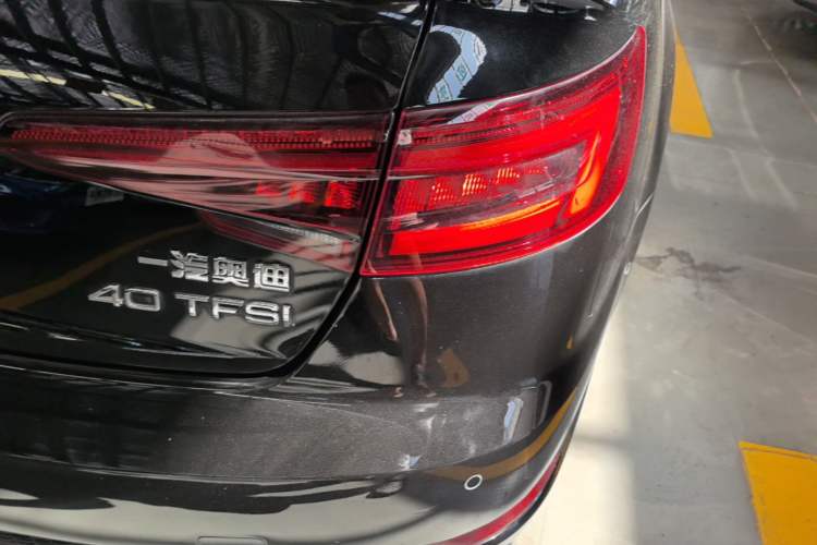 Used Audi A4L 2019 40 TFSI Fashion Version China V Right Rear Taillight