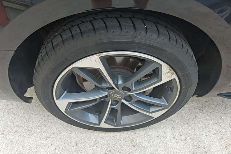 Used Audi A4L 2019 40 TFSI Fashion Edition China VI Emission Standard Right Rear Wheel Hub