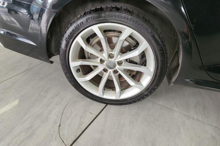 Used Audi A4L 2019 40 TFSI Fashion Edition China VI Emission Standard Right Rear Wheel Hub