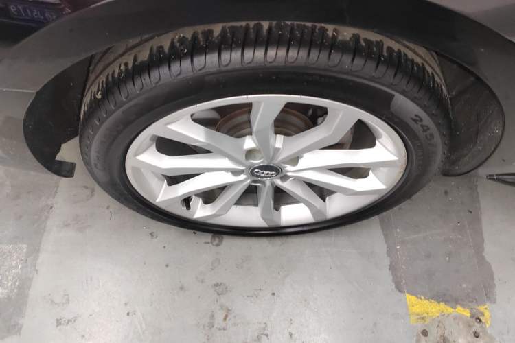Used Audi A4L 2019 40 TFSI Fashion Edition China VI Emission Standard Right Rear Wheel Hub