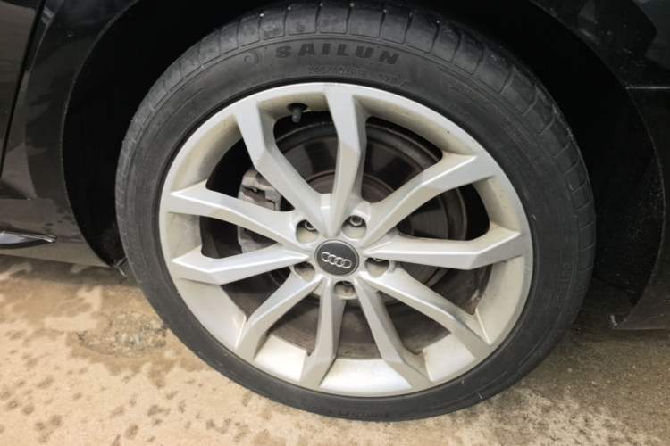 Used Audi A4L 2019 40 TFSI Fashion Edition China VI Emission Standard Right Rear Wheel Hub