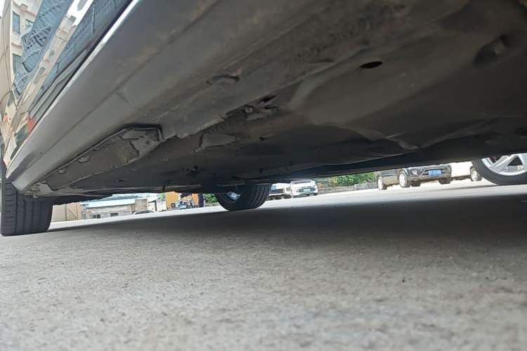 Used Audi A4L 2019 40 TFSI Fashion Edition China VI Emission Standard Right Side Sill