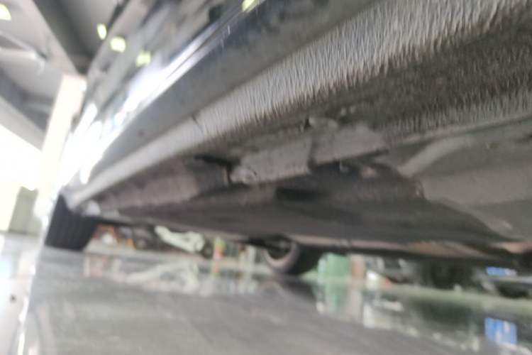 Used Audi A4L 2019 40 TFSI Fashion Edition China VI Emission Standard Right Side Sill