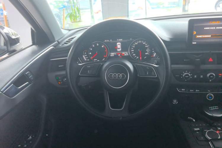 Used Audi A4L 2019 40 TFSI Ambition China VI Steering Wheel