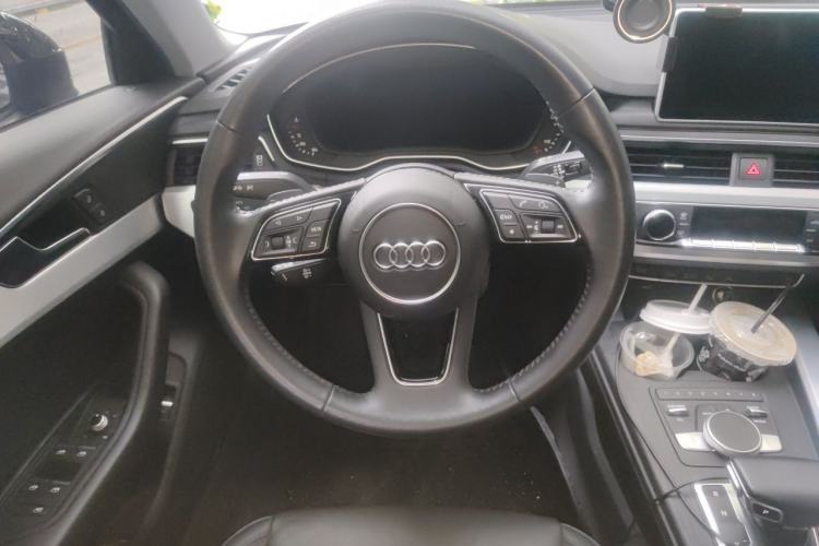 Used Audi A4L 2019 40 TFSI Sporty Version China VI Steering Wheel