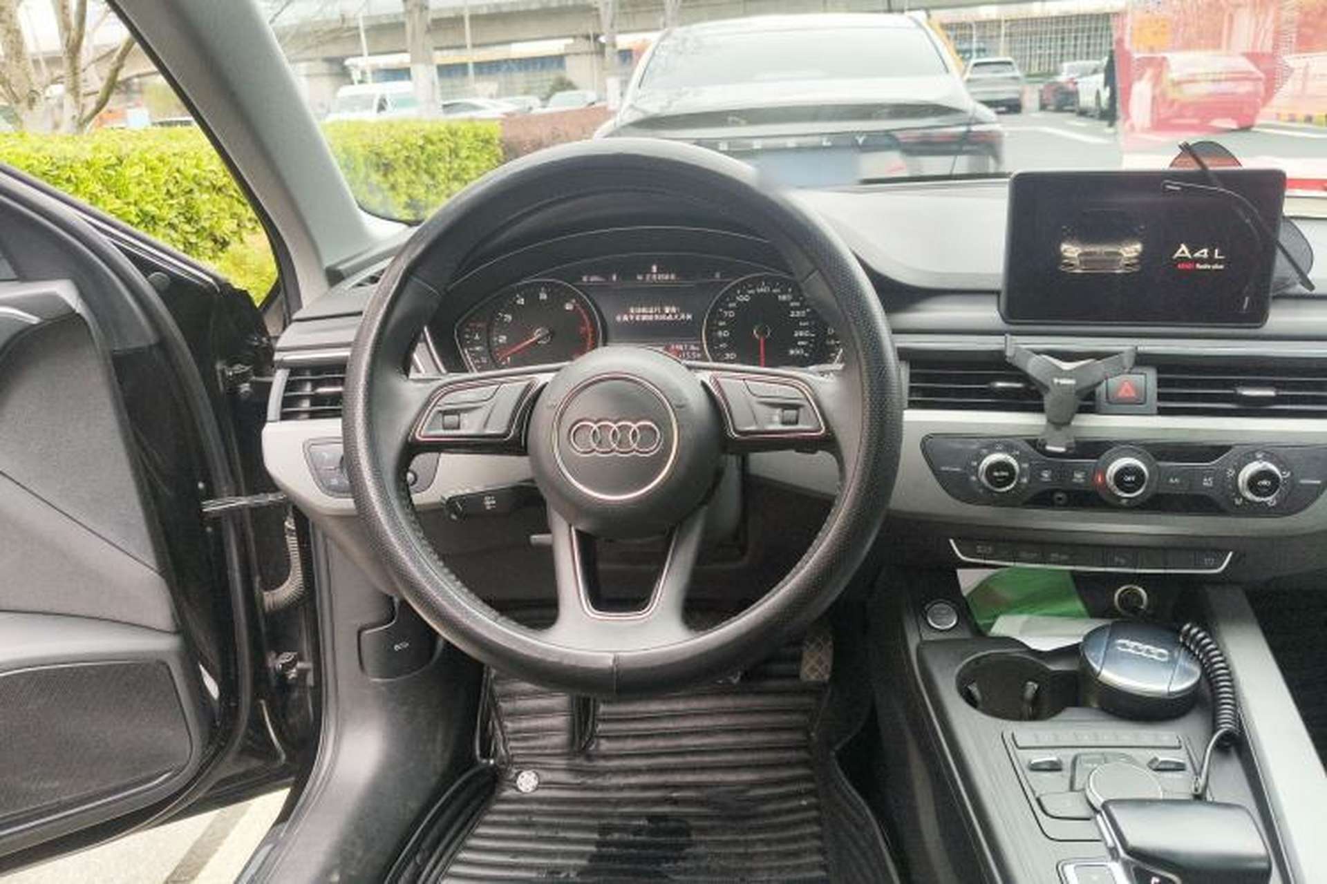 Used Audi A4L 2019 40 TFSI Ambition China VI Steering Wheel
