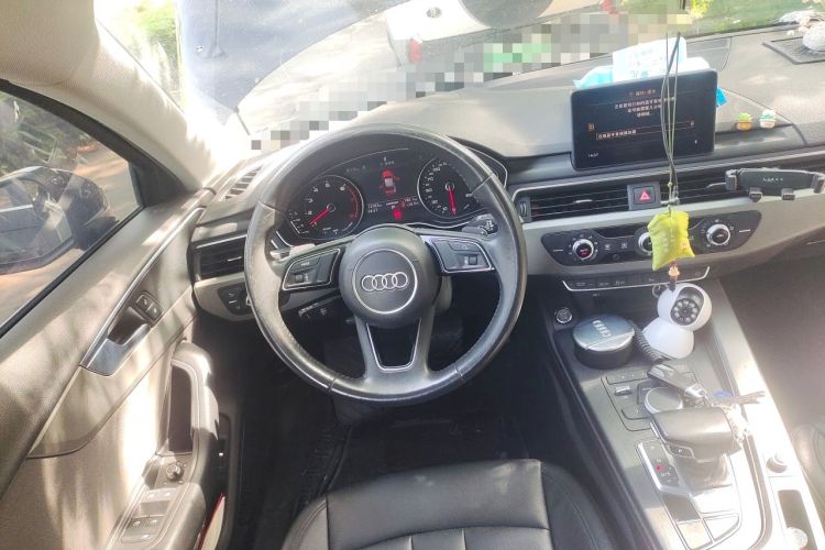 Used Audi A4L 2019 40 TFSI Ambition China VI Steering Wheel