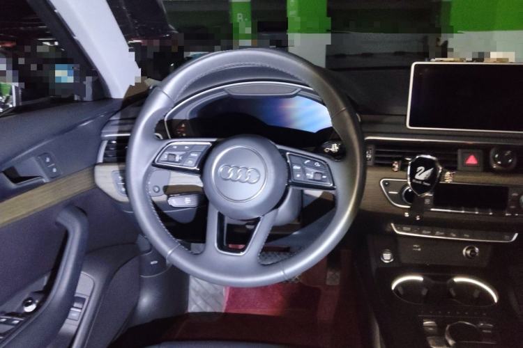 Used Audi A4L 2019 40 TFSI Fashion Edition China VI Emission Standard Steering Wheel