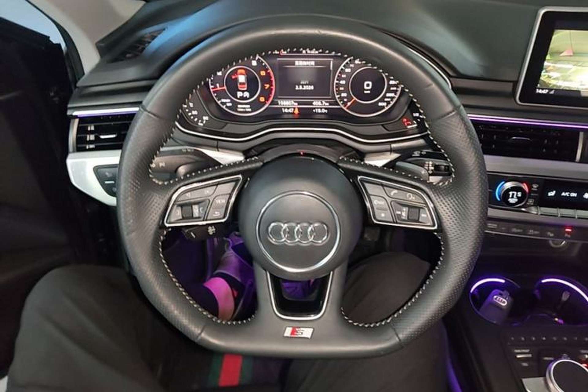 Used Audi A4L 2019 40 TFSI Fashion Edition China VI Emission Standard Steering Wheel