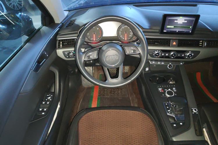 Used Audi A4L 2019 40 TFSI Ambition China VI Steering Wheel