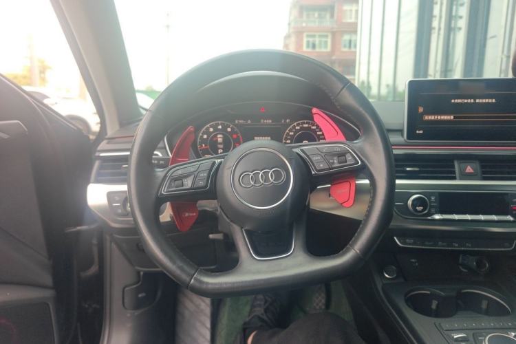 Used Audi A4L 2019 40 TFSI Fashion Edition China VI Emission Standard Steering Wheel