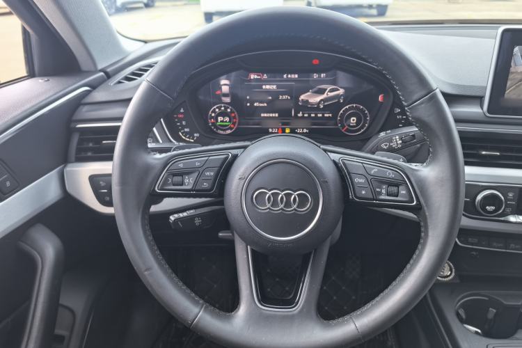Used Audi A4L 2019 40 TFSI Fashion Edition China VI Emission Standard Steering Wheel