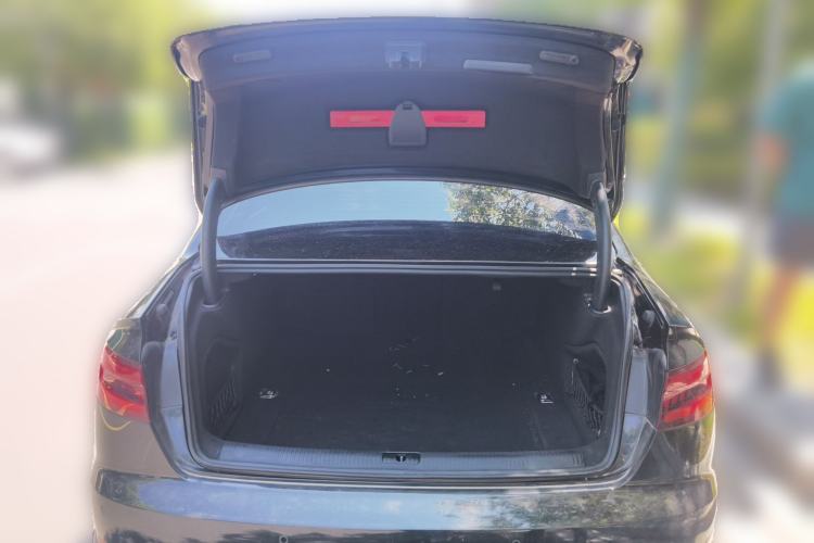 Used Audi A4L 2019 40 TFSI Fashion Edition China VI Emission Standard Trunk