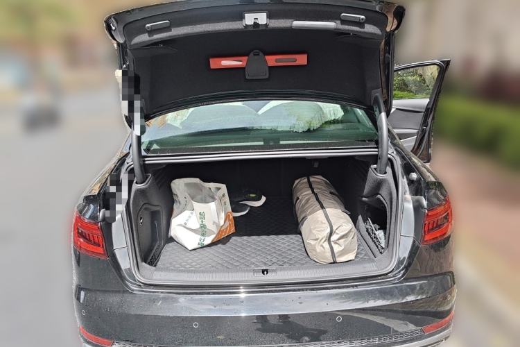 Used Audi A4L 2019 40 TFSI Fashion Edition China VI Emission Standard Trunk