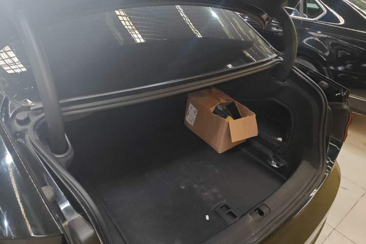 Used Audi A4L 2019 40 TFSI Ambition China VI Trunk